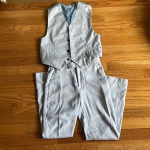 Boys CALVIN KLEIN spring suit- size 10/12.